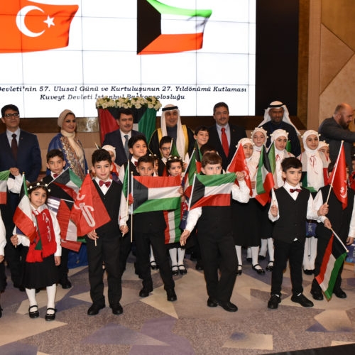 İstanbul'daki Kuveyt Konsolosluğu, Ulusal Gün ve Kurtuluş Günü kutlamalarında insani yardım çalışmalarına dikkat çekiyor